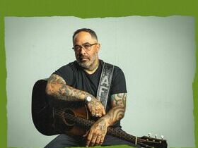 Aaron Lewis And The Stateliners