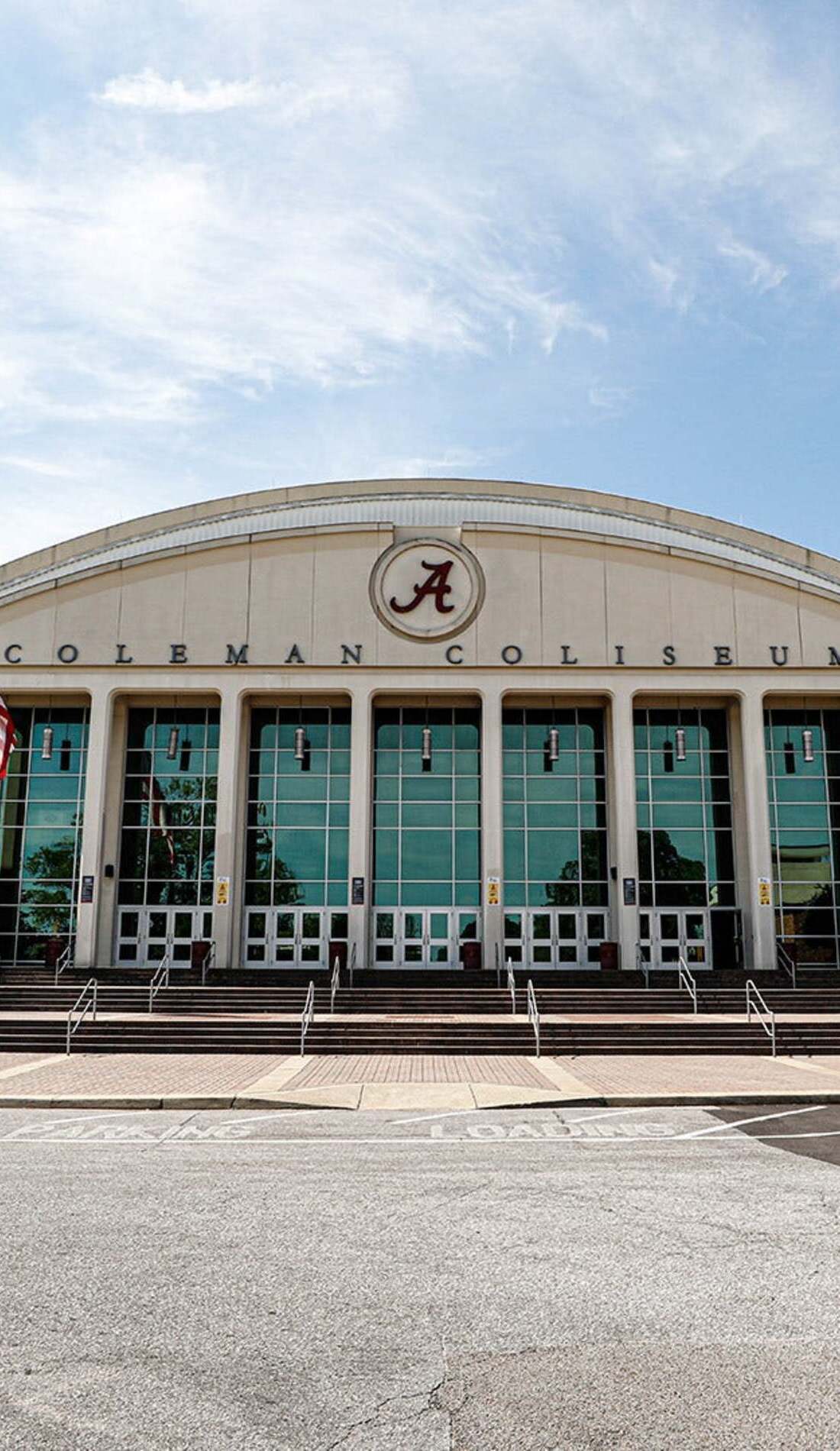 Vue d'un siège à un match Alabama Crimson Tide Womens Basketball contre Bethune-Cookman Wildcats Womens Basketball, montrant les équipes en action