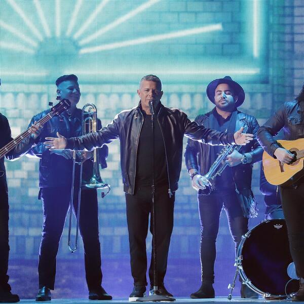 Alejandro Sanz image