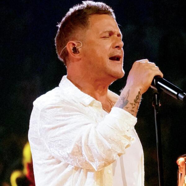 Alejandro Sanz image