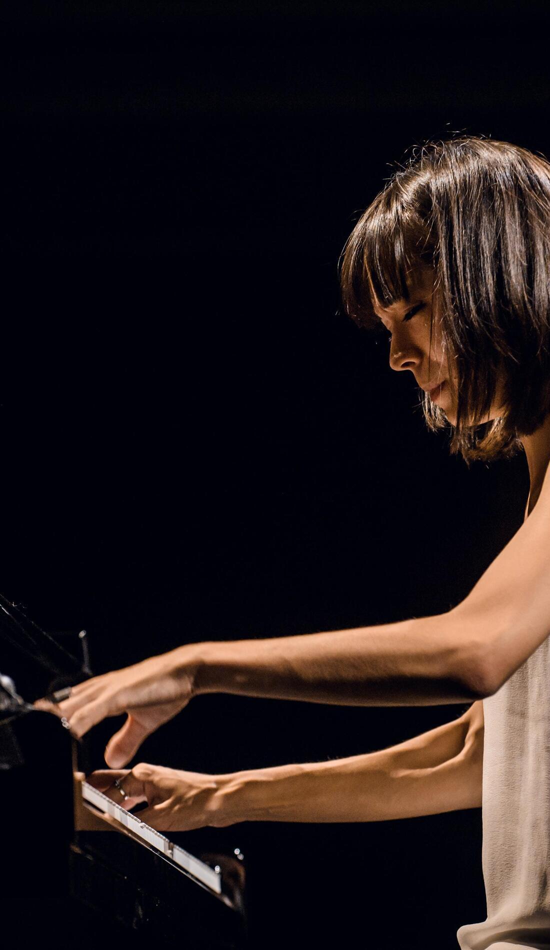 Alice Sara Ott promotional image for upcoming events and ticket sales