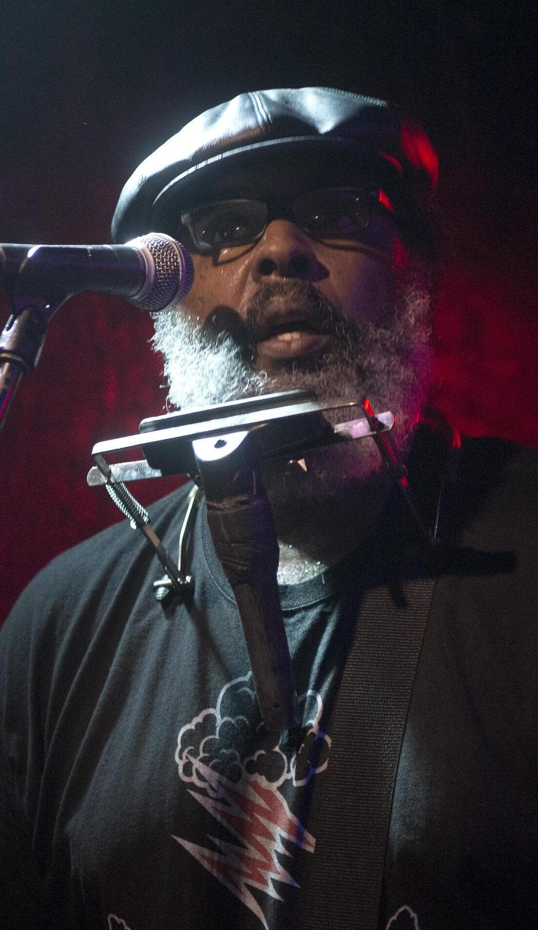 Alvin Youngblood Hart promotional image for upcoming events and ticket sales