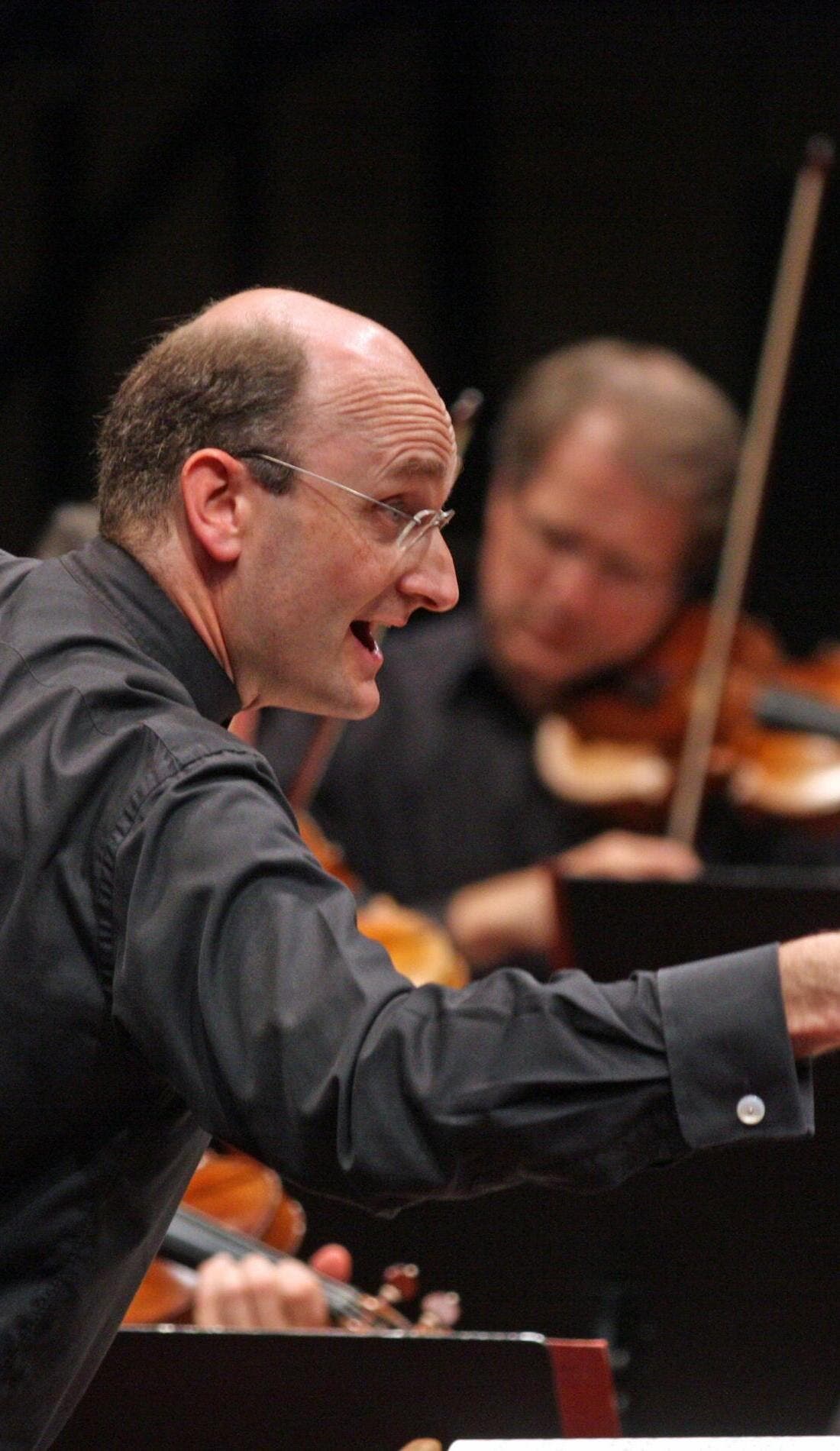 Andrew Manze promotional image for upcoming events and ticket sales