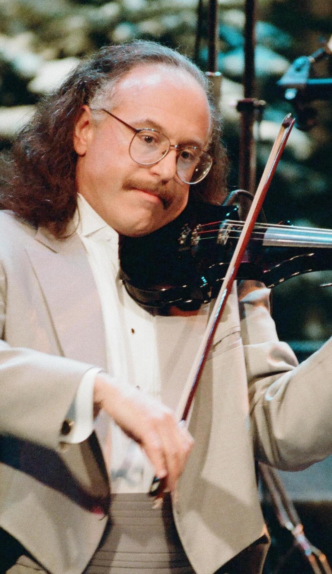 Arnie Roth promotional image for upcoming events and ticket sales