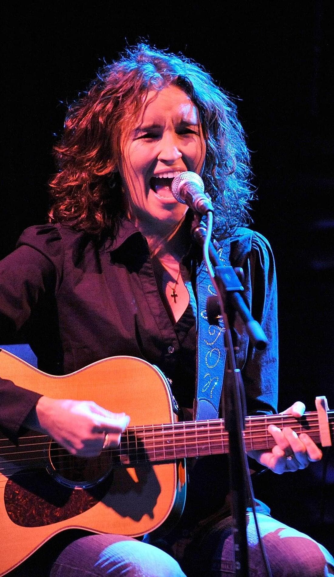Ashton Shepherd promotional image for upcoming events and ticket sales