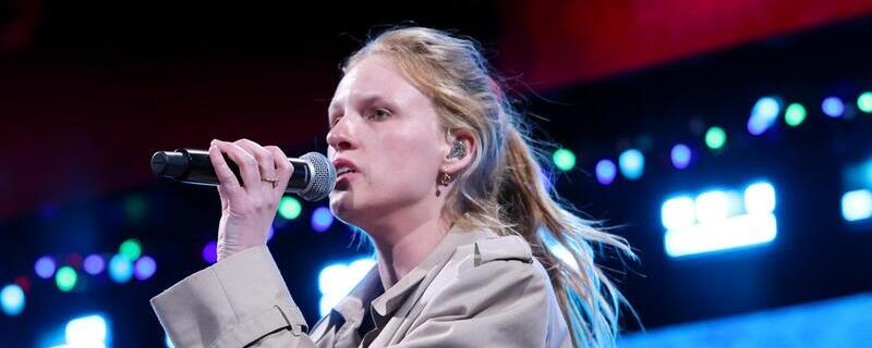 Audrey Hobert at Ryman Auditorium