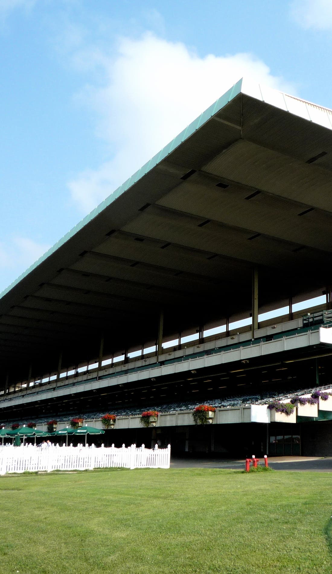 Belmont Park Racing promotional image for upcoming events and ticket sales