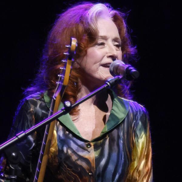 Bonnie Raitt image