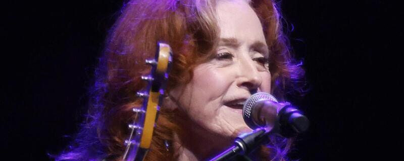 Bonnie Raitt at Redding Civic Auditorium