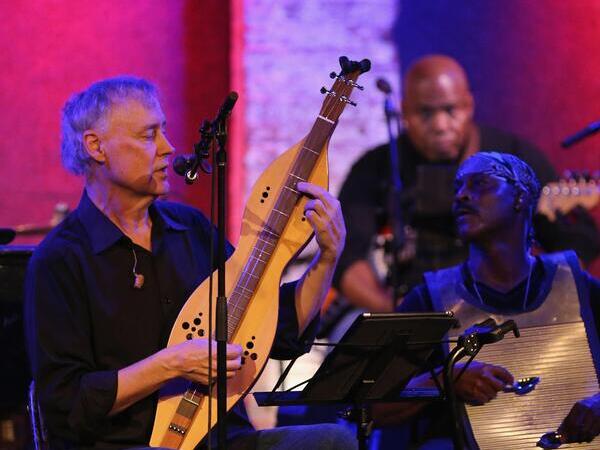 Bruce Hornsby & The Noisemakers tickets in Seattle (Neptune