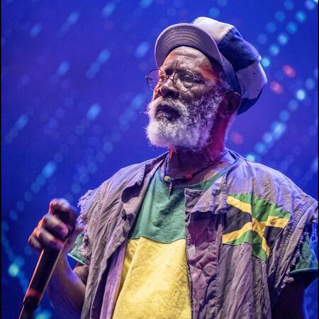 https://seatgeekimages.com/performers-landscape/burning-spear-2220b9/27553/450x450.jpg