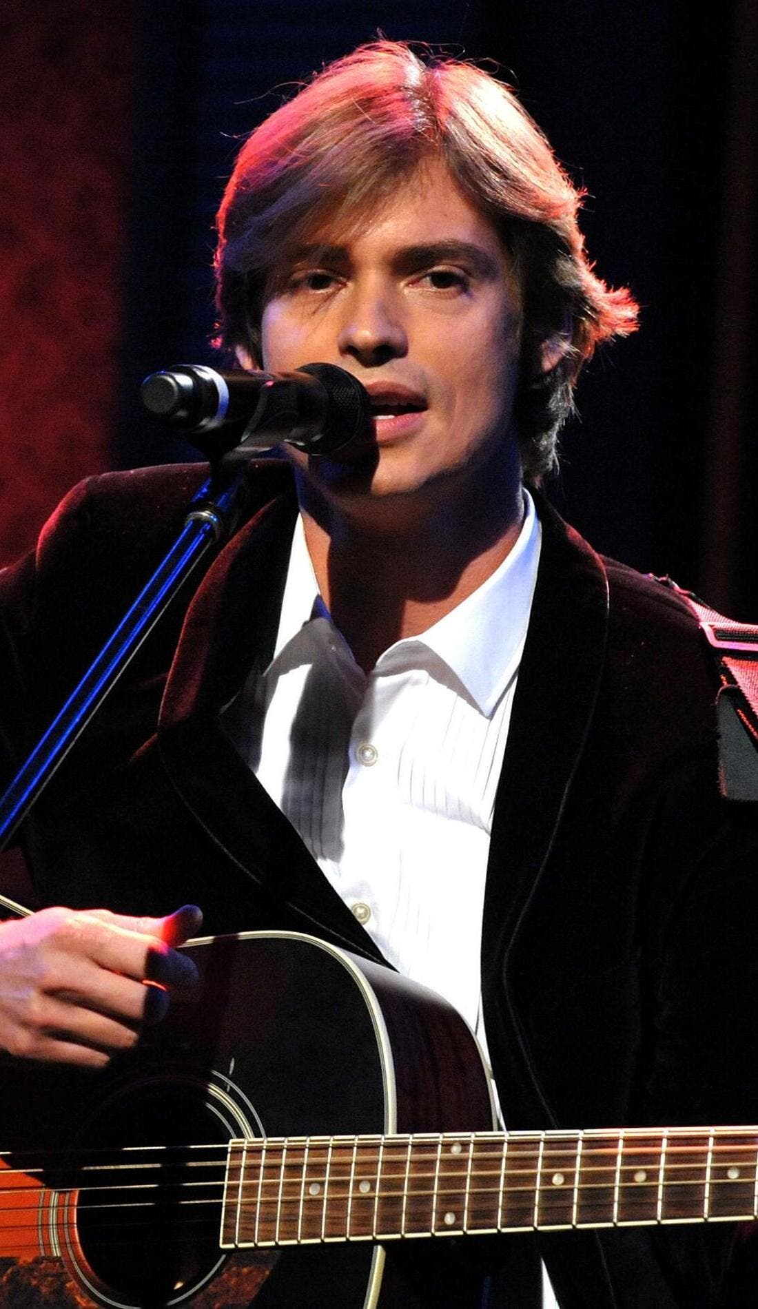 Carlos Baute promotional image for upcoming events and ticket sales