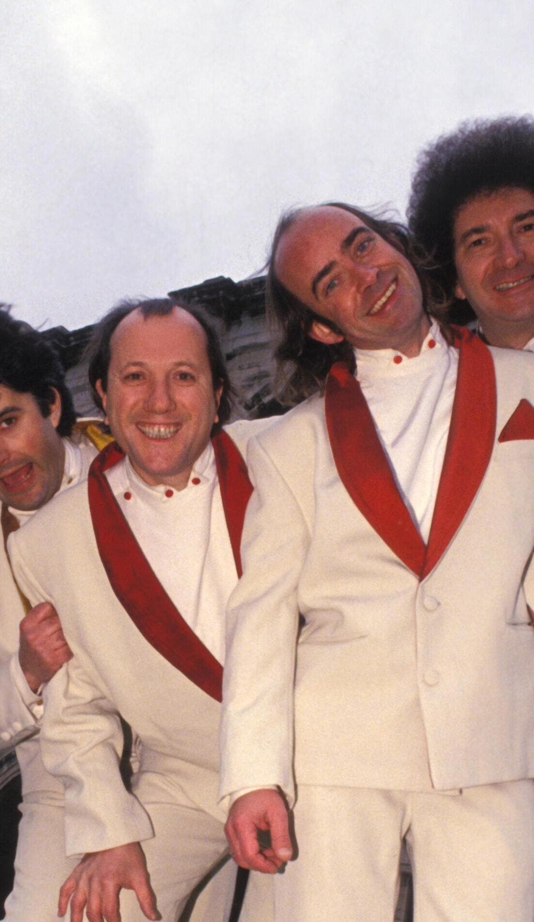 Chanson Plus Bifluoree promotional image for upcoming events and ticket sales