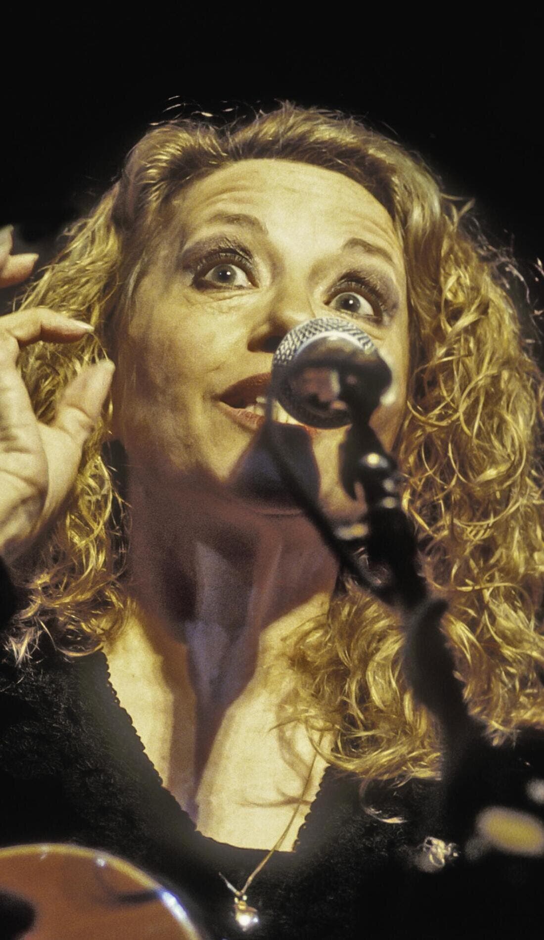 Chava Alberstein promotional image for upcoming events and ticket sales