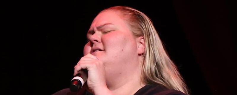 Chelcie Lynn at Quad-Cities Waterfront Convention Center