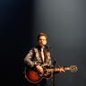 Chris Isaak image