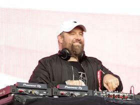 Claude VonStroke (21+)