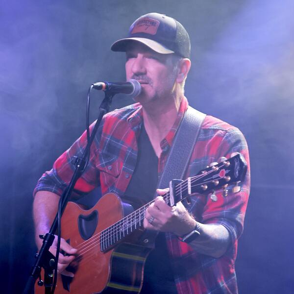 Craig Campbell image