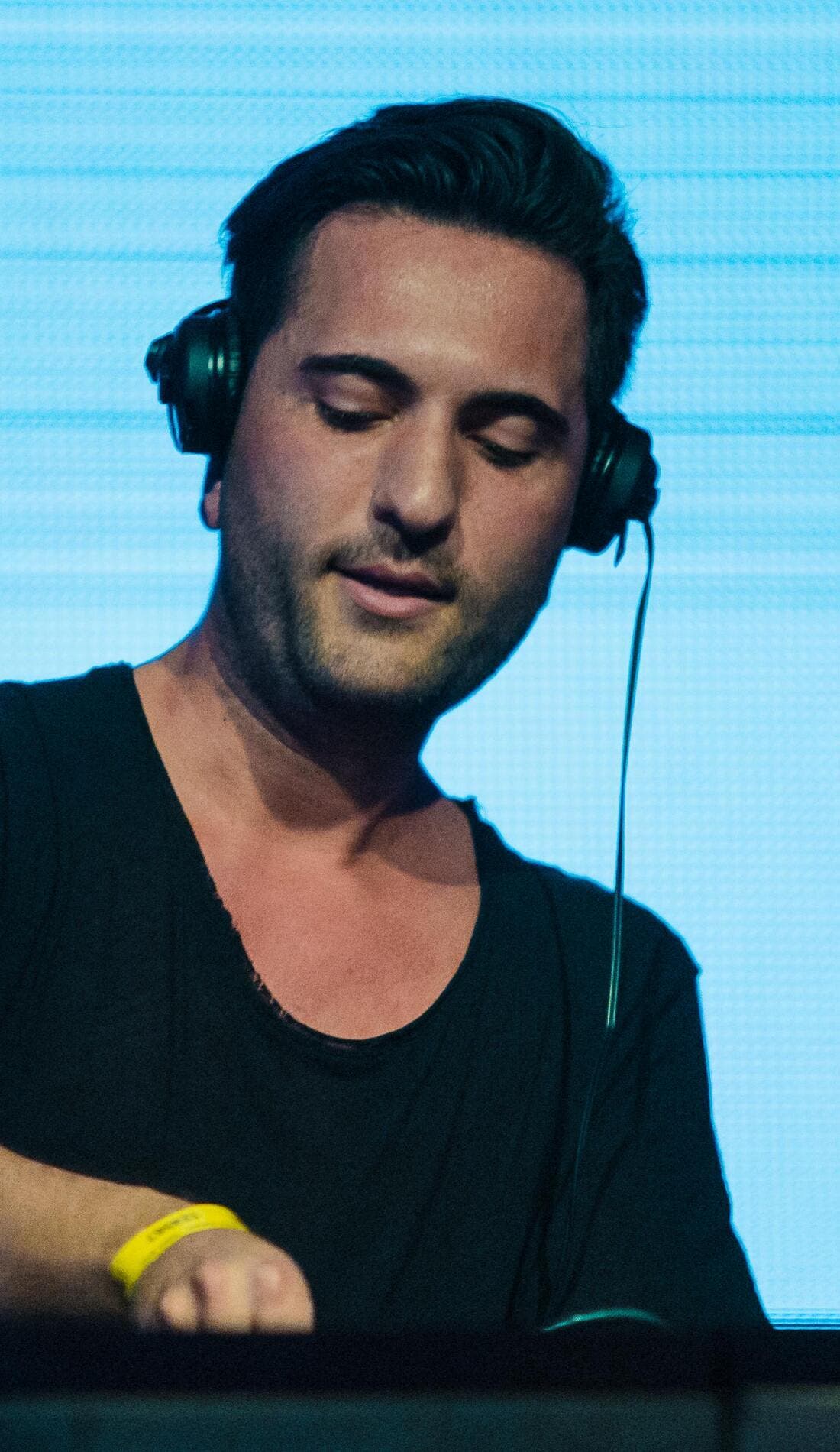 Deniz koyu promotional image for upcoming events and ticket sales