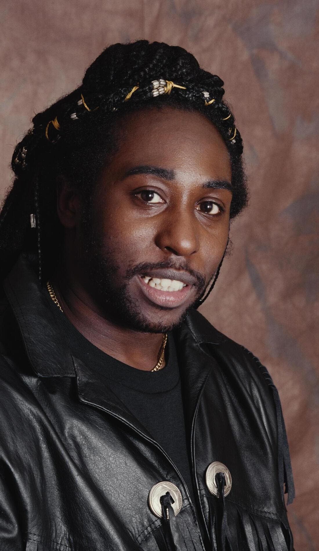 Deon Estus promotional image for upcoming events and ticket sales