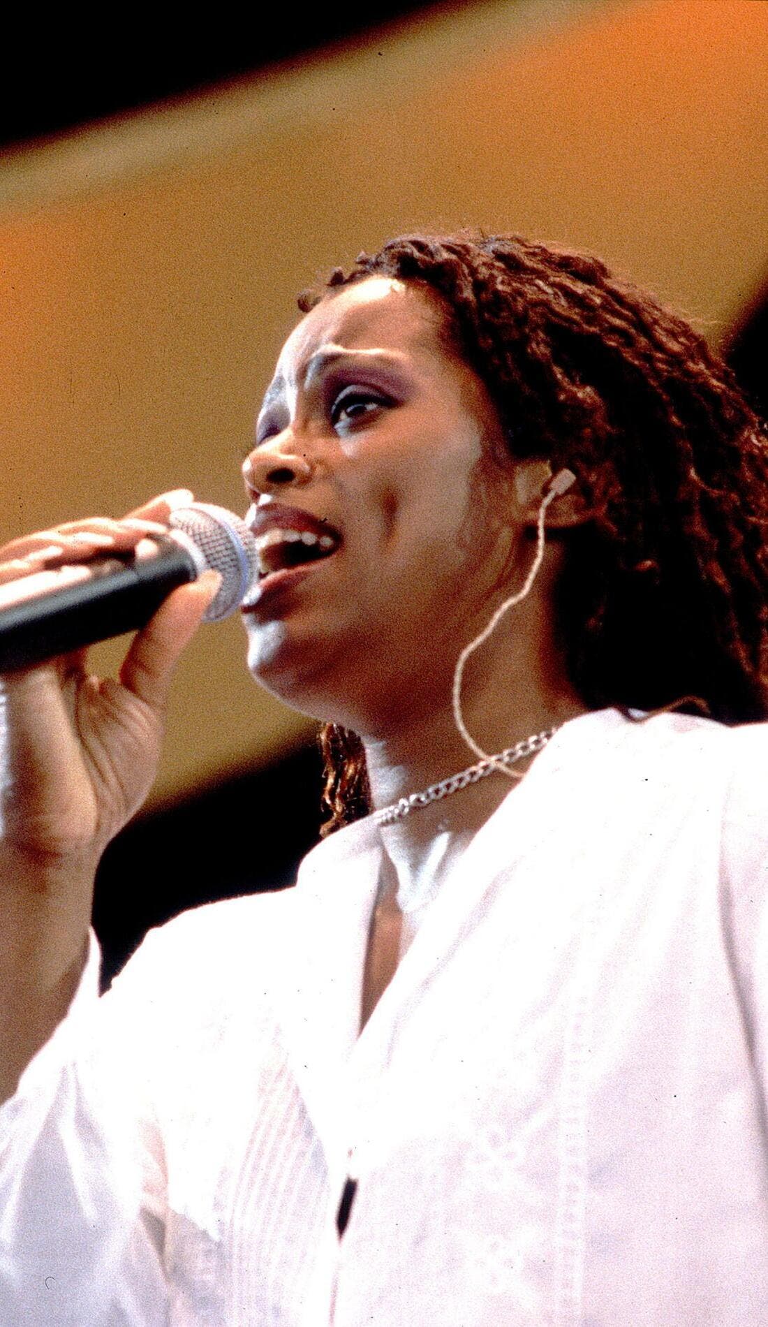 Des'ree promotional image for upcoming events and ticket sales