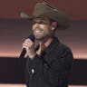 Dustin Lynch image