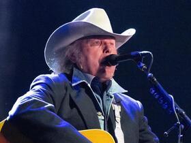 Dwight Yoakam