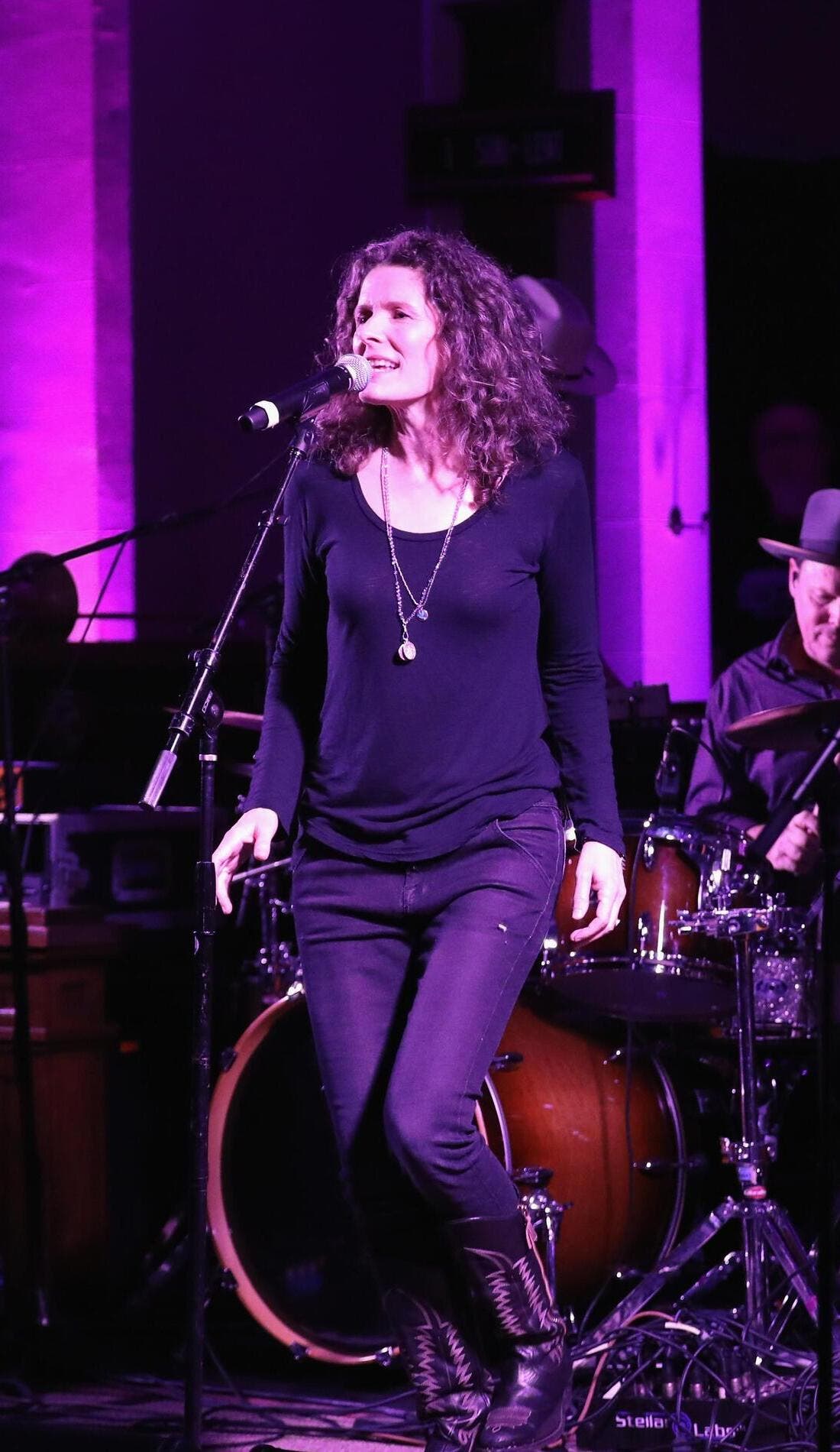 Edie Brickell & New Bohemians promotional image for upcoming events and ticket sales