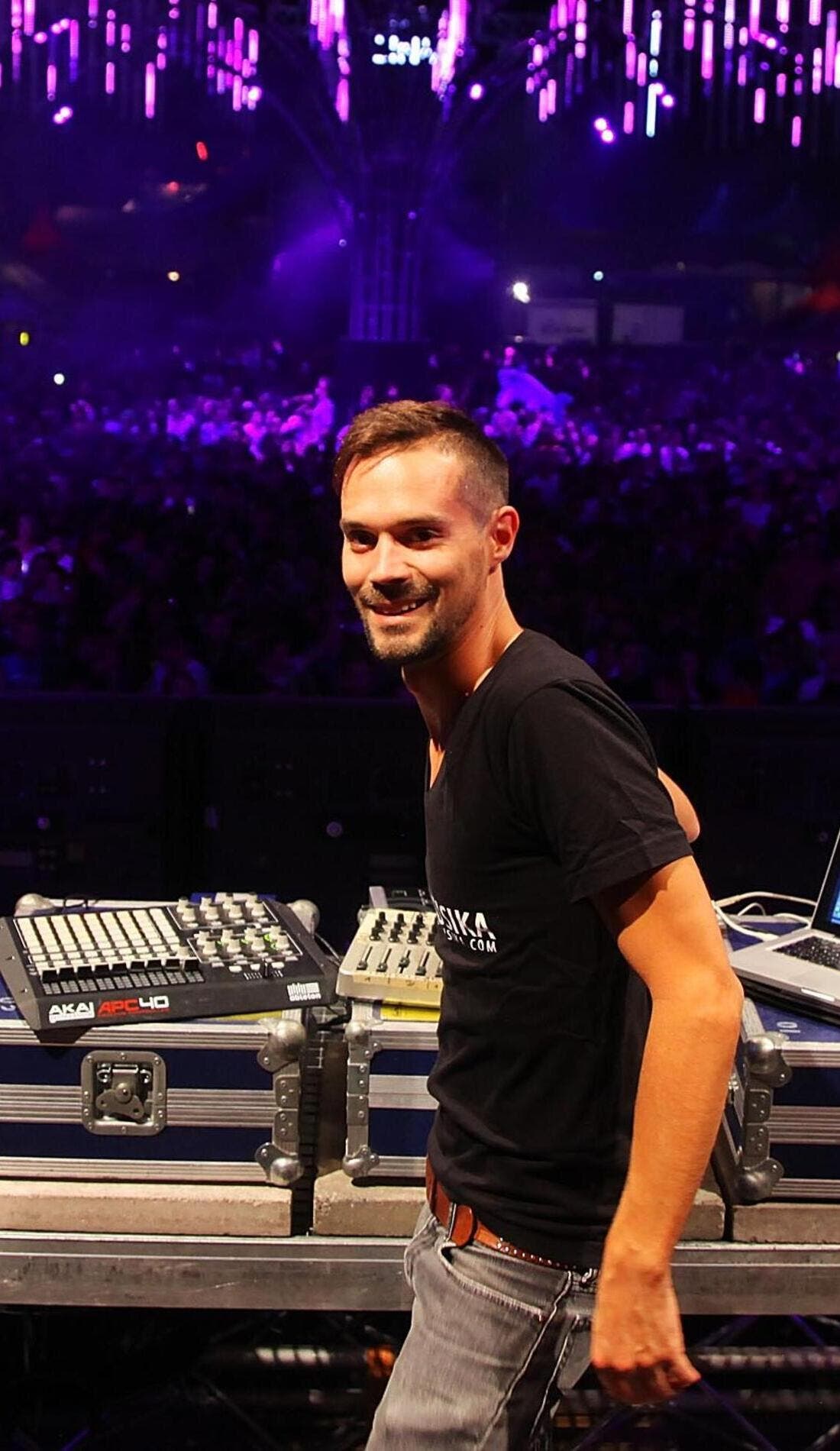 Einmusik promotional image for upcoming events and ticket sales