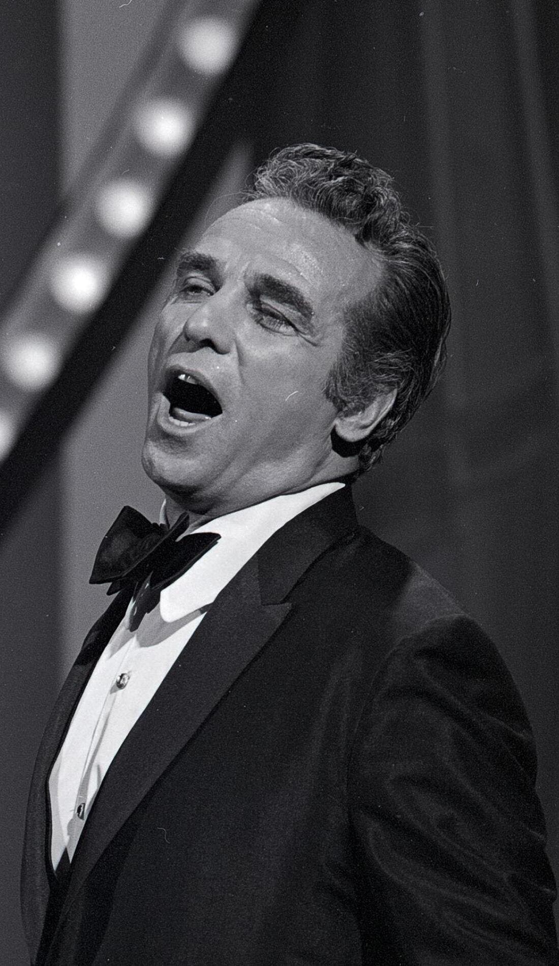 Enzo Stuarti promotional image for upcoming events and ticket sales