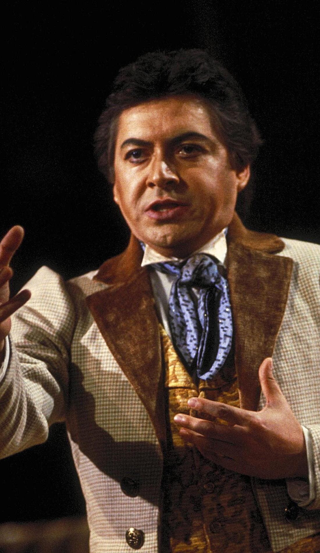 Francisco Araiza promotional image for upcoming events and ticket sales