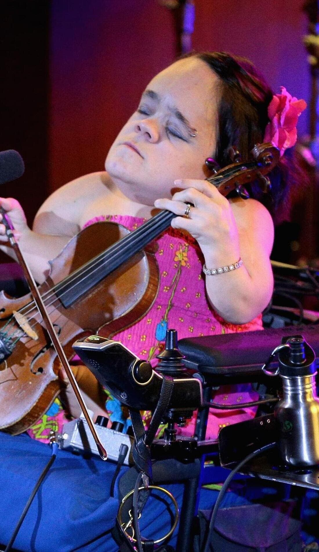 Gaelynn Lea promotional image for upcoming events and ticket sales