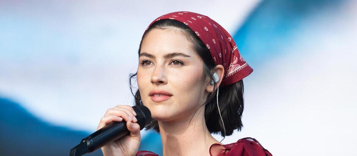 Gracie Abrams live — Xfinity Mobile Arena, Philadelphia