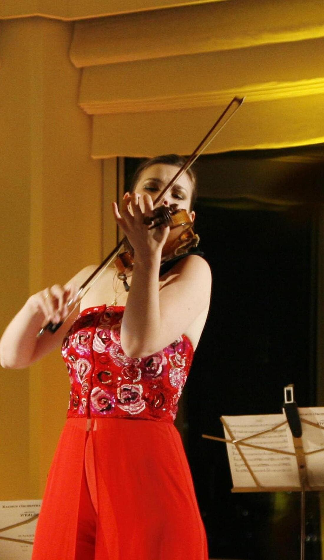 Janine Jansen promotional image for upcoming events and ticket sales