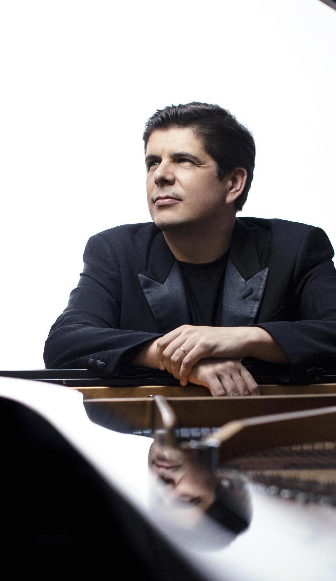 Javier Perianes promotional image for upcoming events and ticket sales