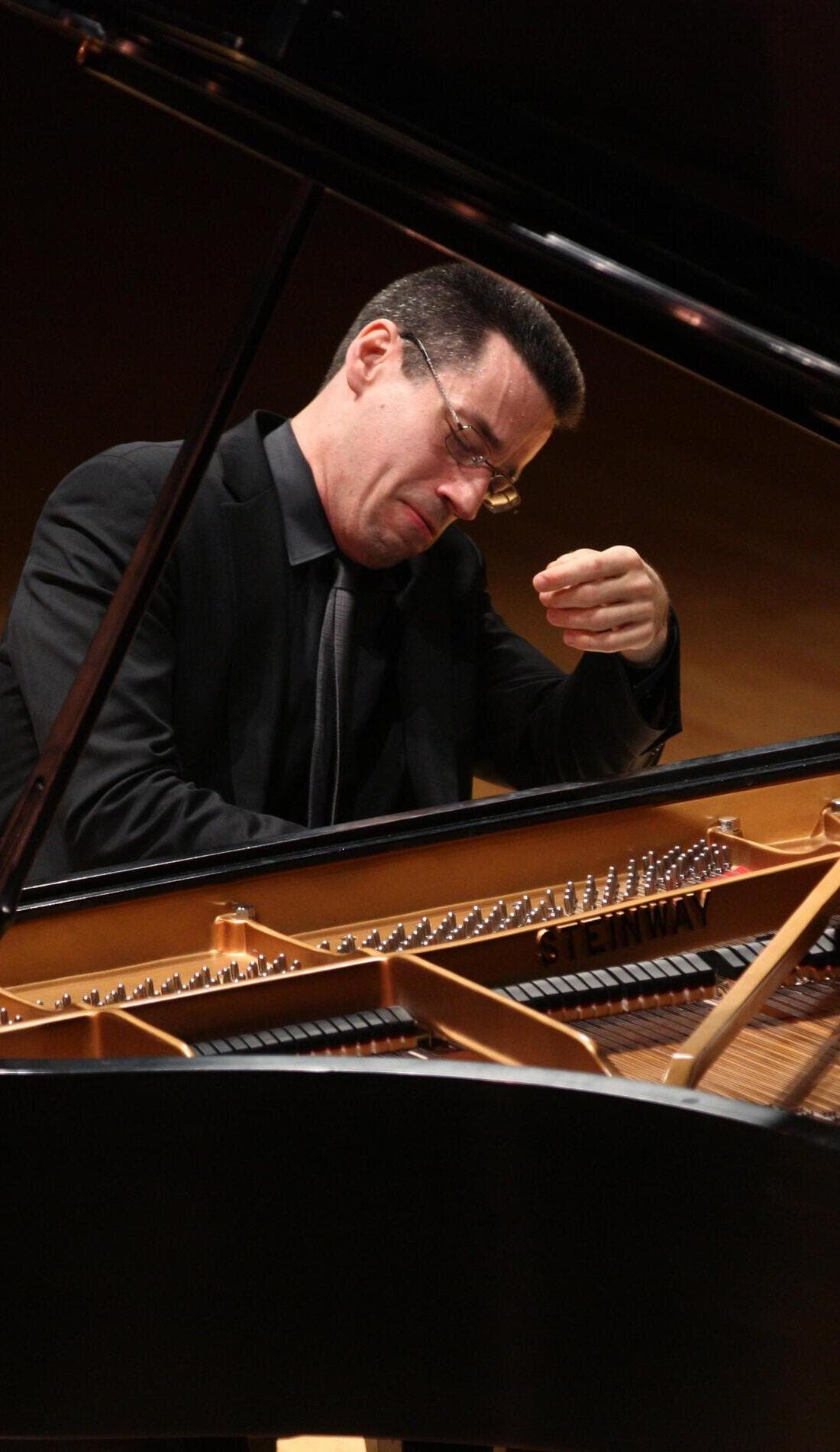 Jonathan Biss promotional image for upcoming events and ticket sales