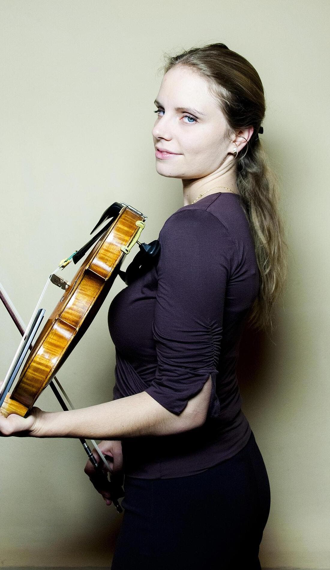 Julia Fischer promotional image for upcoming events and ticket sales