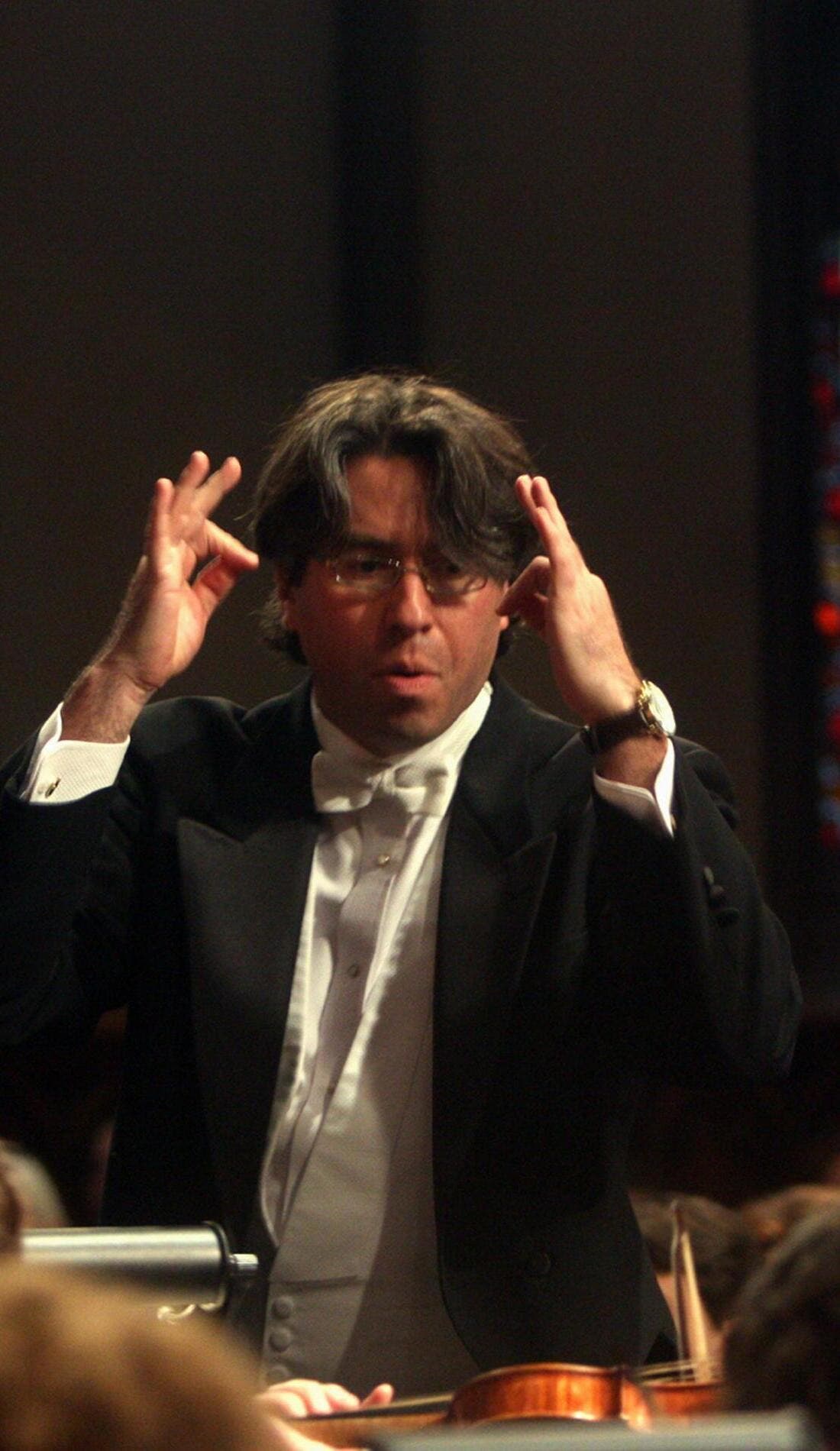 Julian Wachner promotional image for upcoming events and ticket sales
