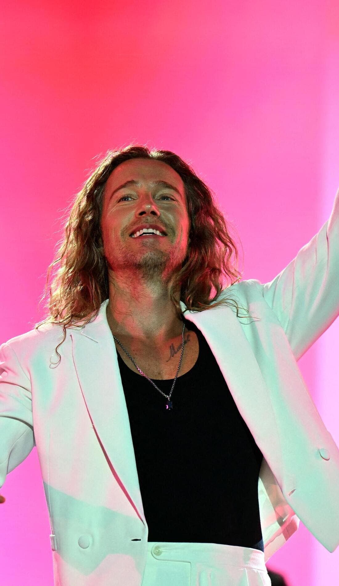 Julien Dore promotional image for upcoming events and ticket sales