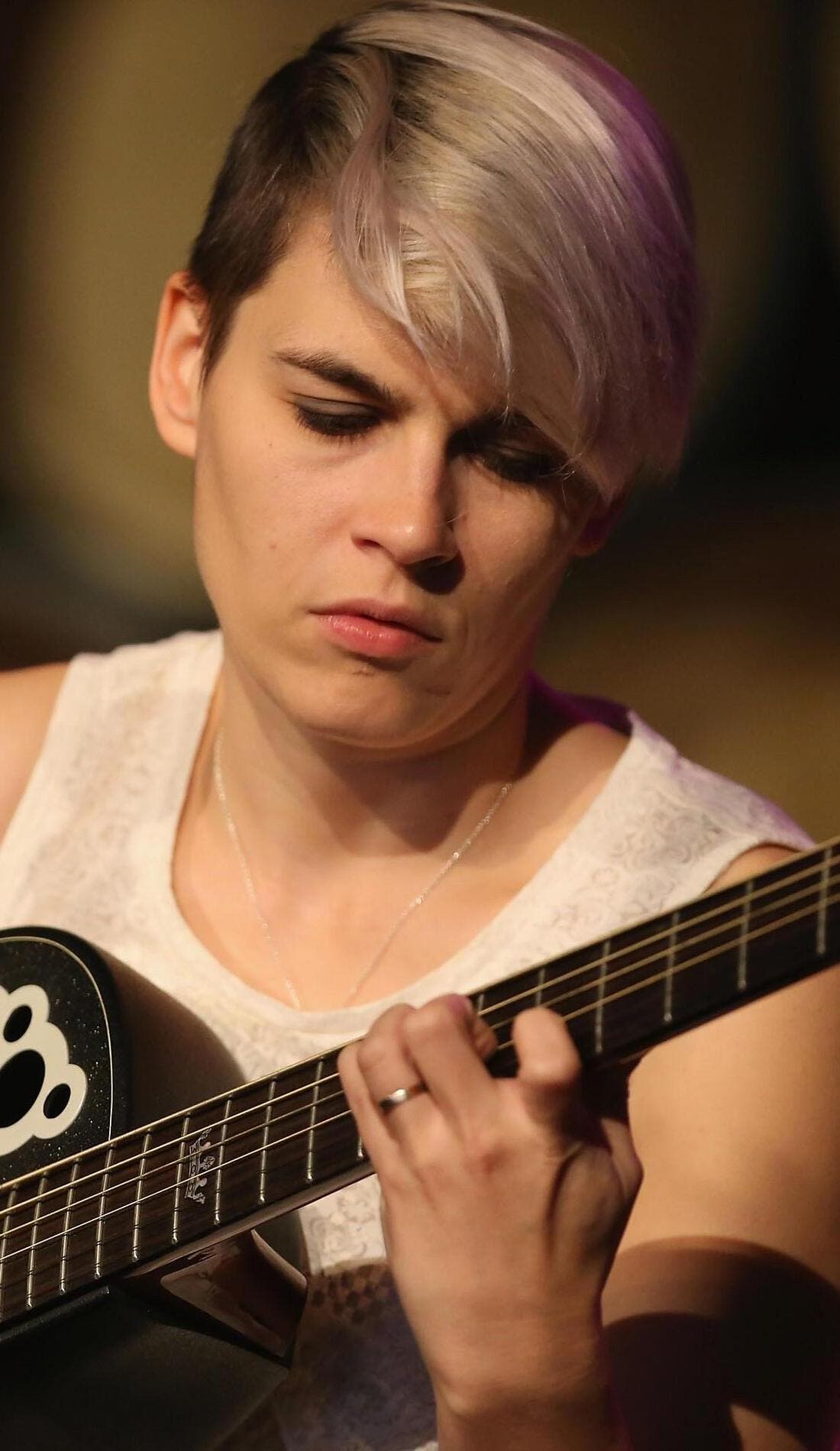 Kaki King promotional image for upcoming events and ticket sales