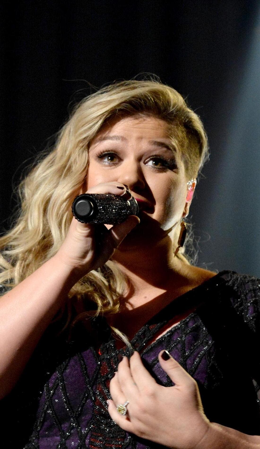 Kelly Clarkson promotional image for upcoming events and ticket sales