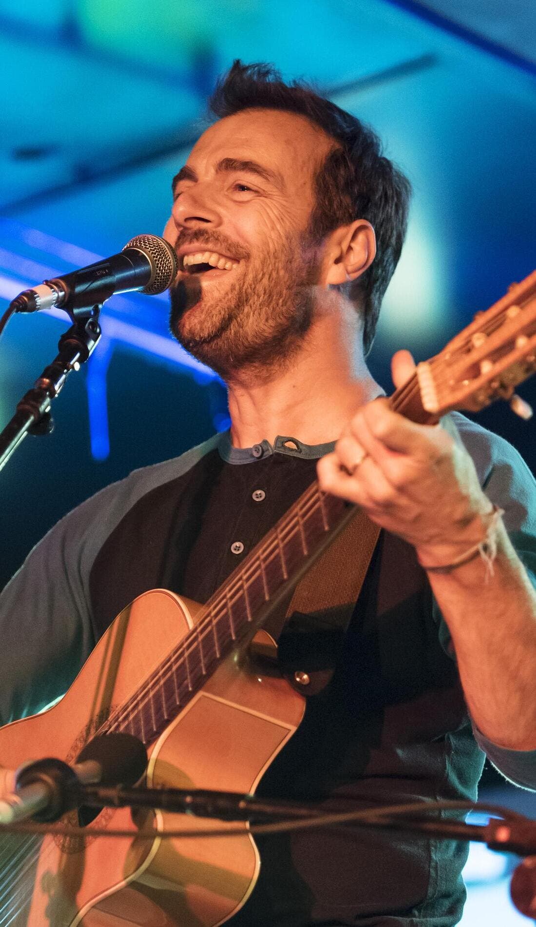 Kevin Johansen promotional image for upcoming events and ticket sales