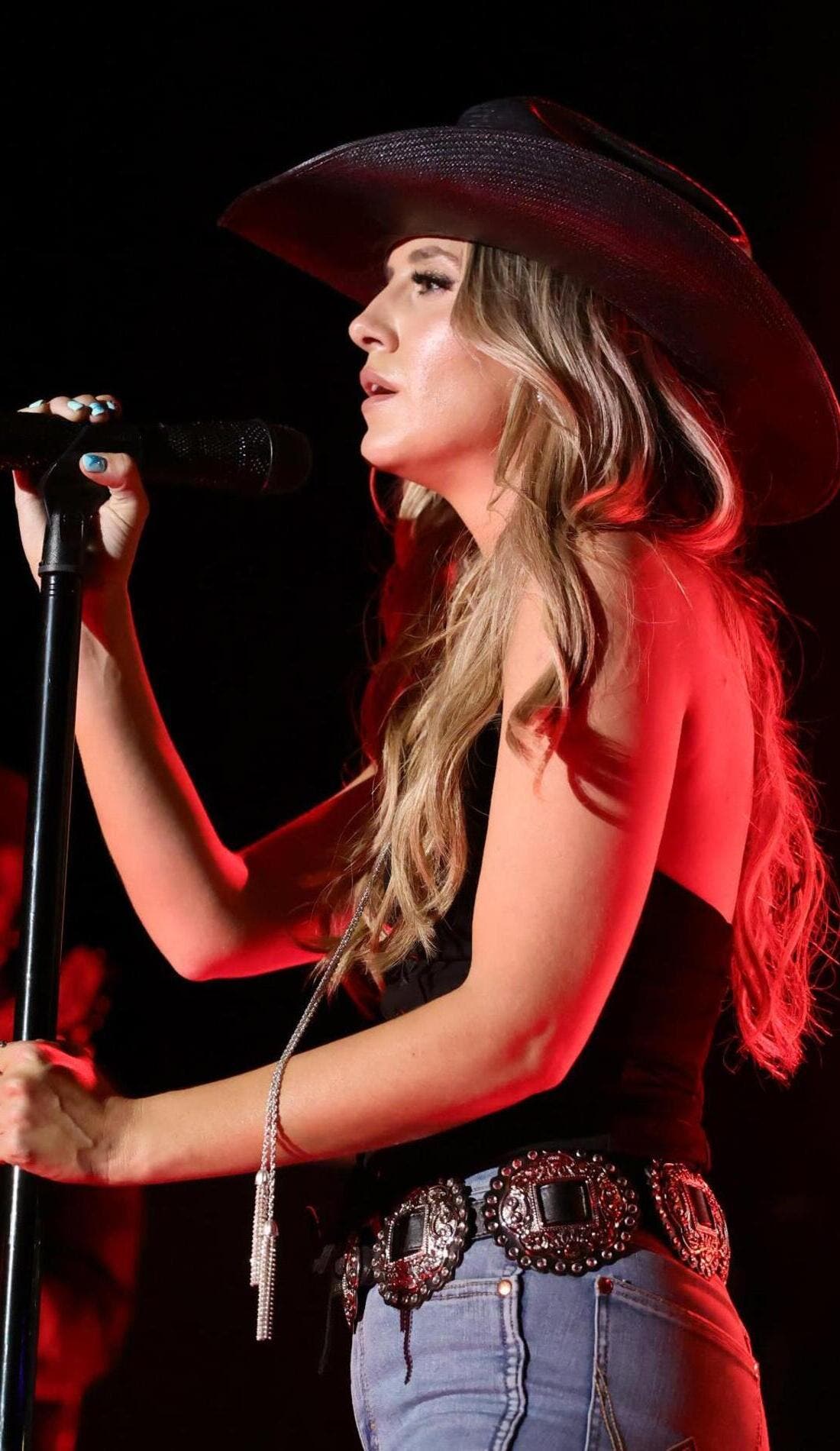 Lainey Wilson promotional image for upcoming events and ticket sales in Vancouver