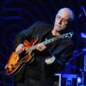 Larry Carlton