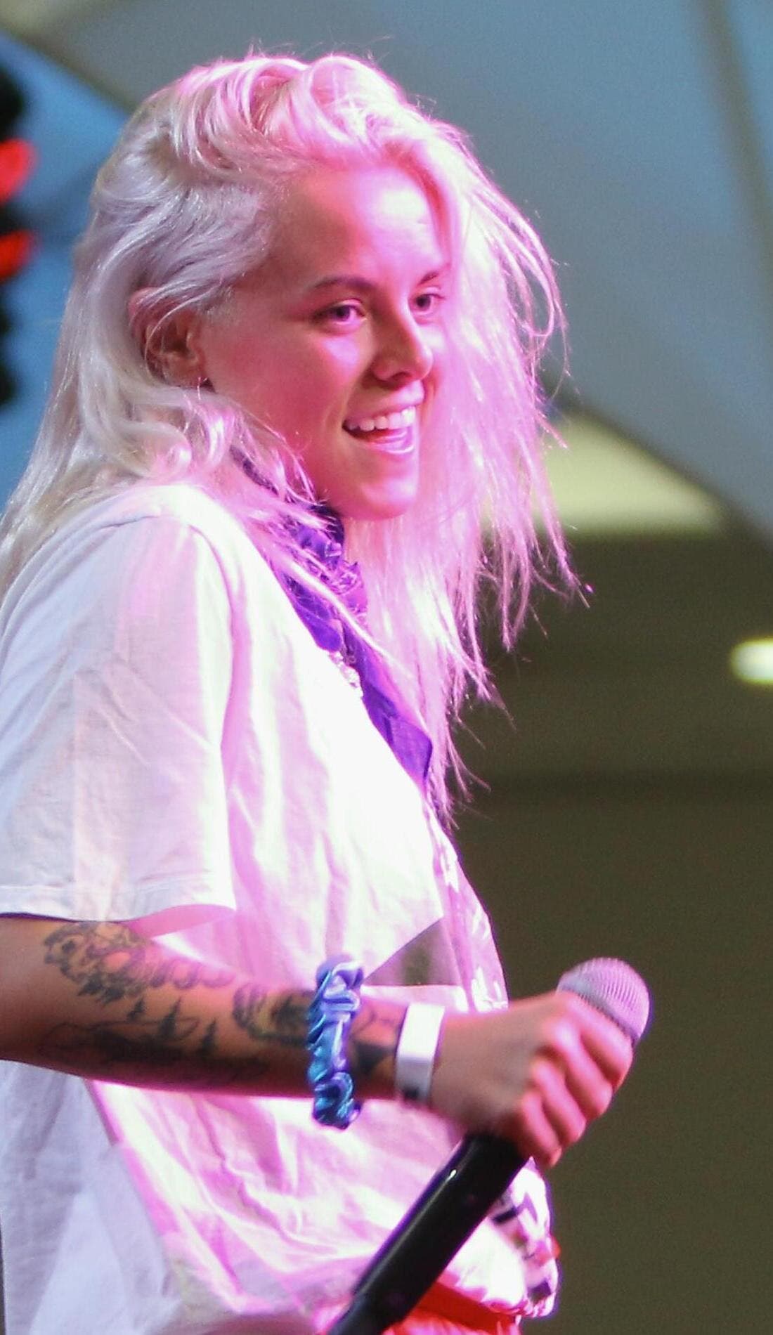 Lauren Sanderson promotional image for upcoming events and ticket sales