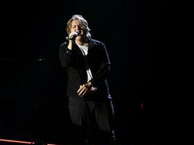 Lewis Capaldi with Joy Crookes at Rogers Arena
