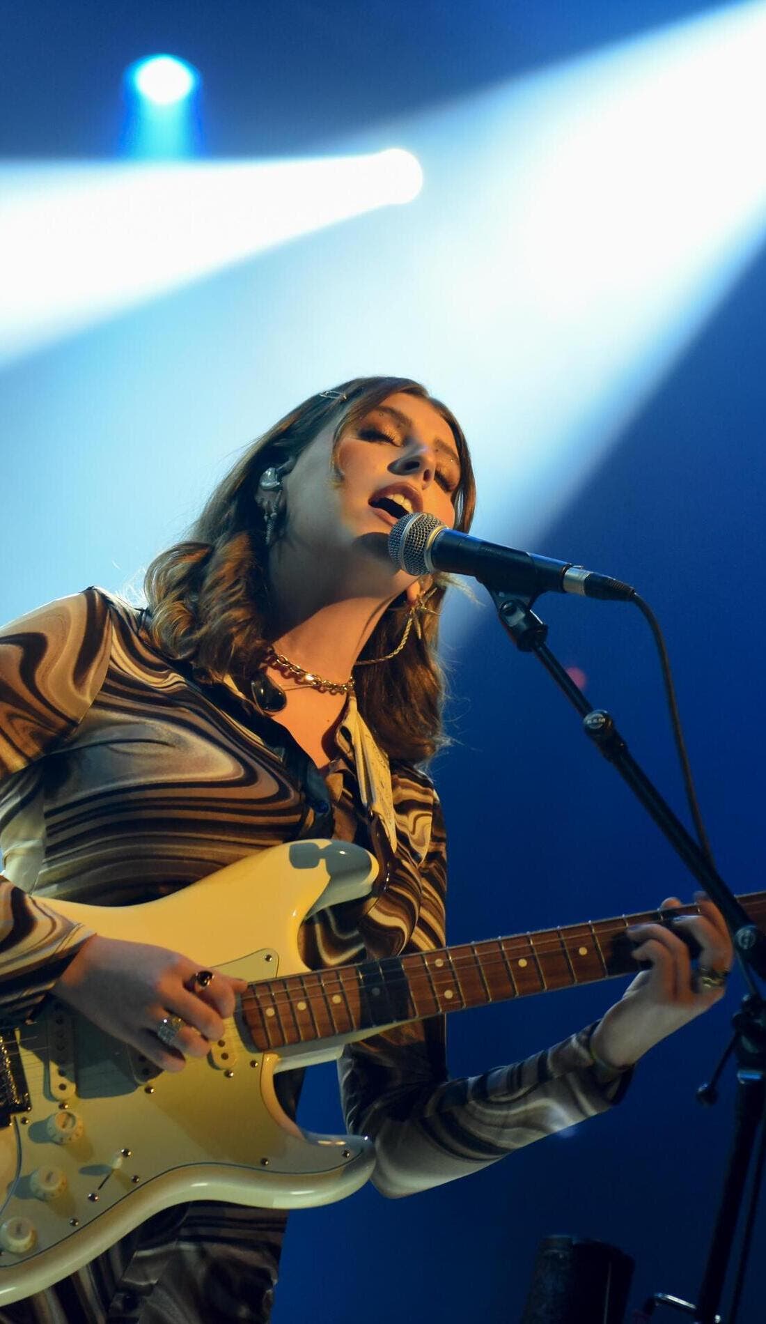 Lindsey Lomis promotional image for upcoming events and ticket sales