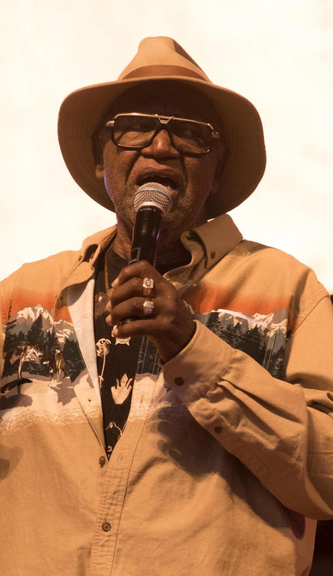 Linsey Alexander promotional image for upcoming events and ticket sales