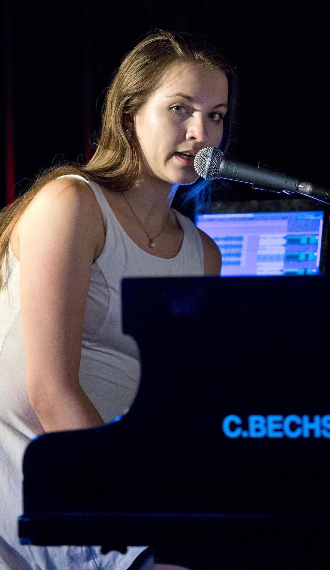 Lisa Morgenstern promotional image for upcoming events and ticket sales