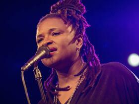 Lizz Wright